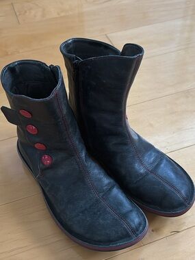 Camper Black Leather Ankle Boots with Red Accents - 37